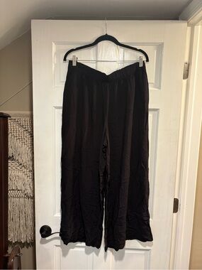 H&M Black Wide Leg Capris